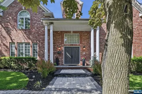 70 Mcelroy Avenue Fort Lee NJ 07024