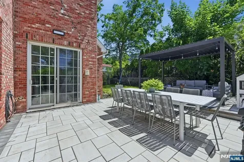 70 Mcelroy Avenue Fort Lee NJ 07024