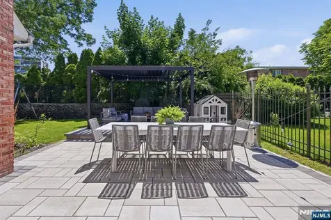 70 Mcelroy Avenue Fort Lee NJ 07024