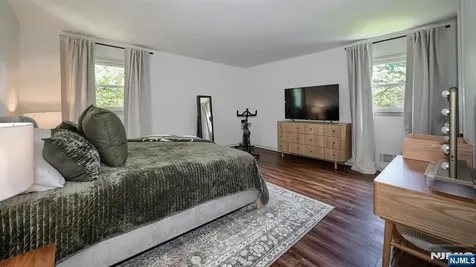42 Stirling Lane Wayne NJ 07470