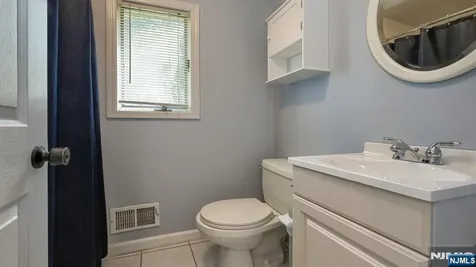 42 Stirling Lane Wayne NJ 07470