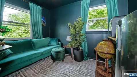42 Stirling Lane Wayne NJ 07470