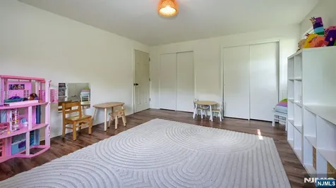 42 Stirling Lane Wayne NJ 07470
