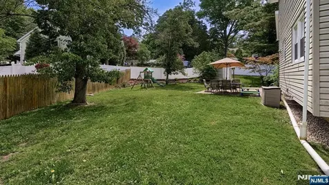 42 Stirling Lane Wayne NJ 07470