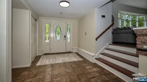 42 Stirling Lane Wayne NJ 07470
