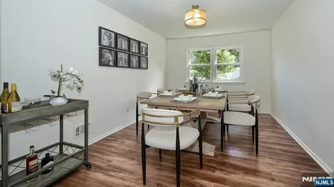 42 Stirling Lane Wayne NJ 07470