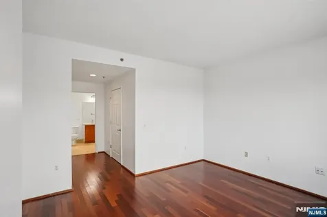 3110 City City Place Edgewater NJ 07020