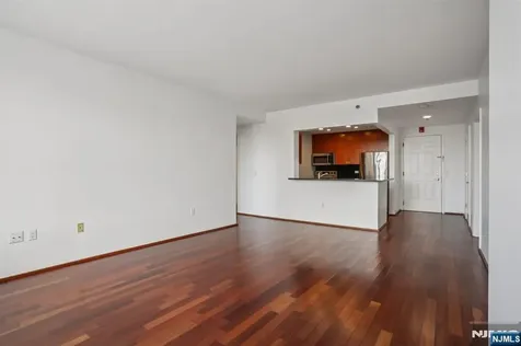 3110 City City Place Edgewater NJ 07020