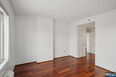 3110 City City Place Edgewater NJ 07020