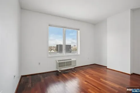3110 City City Place Edgewater NJ 07020