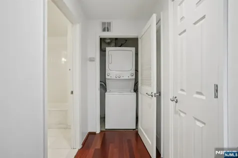 3110 City City Place Edgewater NJ 07020
