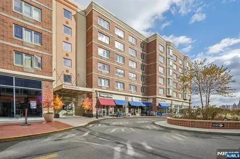 3110 City City Place Edgewater NJ 07020