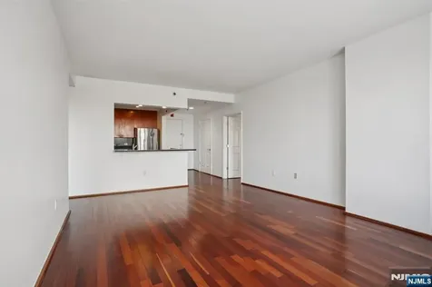 3110 City City Place Edgewater NJ 07020