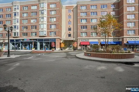 3110 City City Place Edgewater NJ 07020