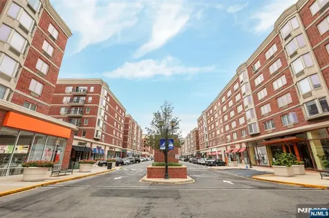 3110 City City Place Edgewater NJ 07020