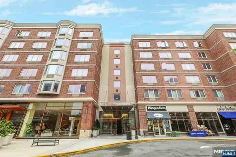 3110 City City Place Edgewater NJ 07020