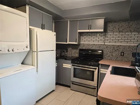 230 Lafayette Place Englewood NJ 07631