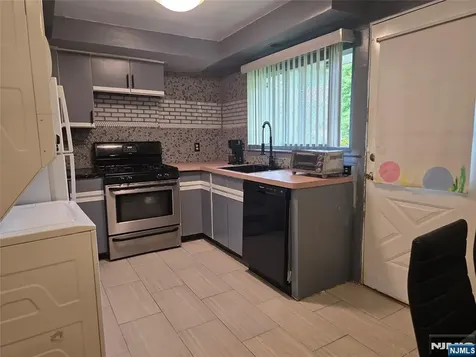 230 Lafayette Place Englewood NJ 07631