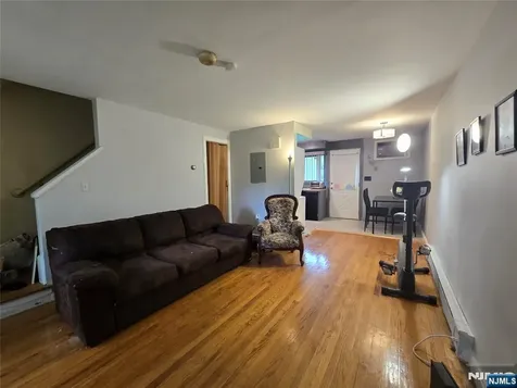 230 Lafayette Place Englewood NJ 07631