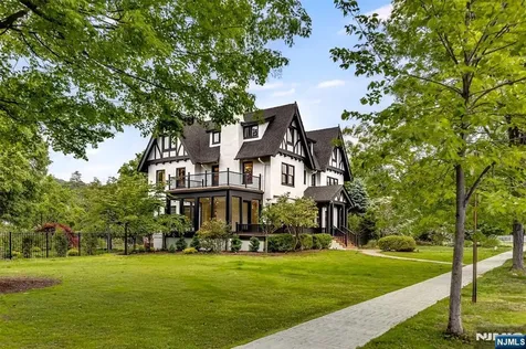 2 Russell Terrace Montclair NJ 07042