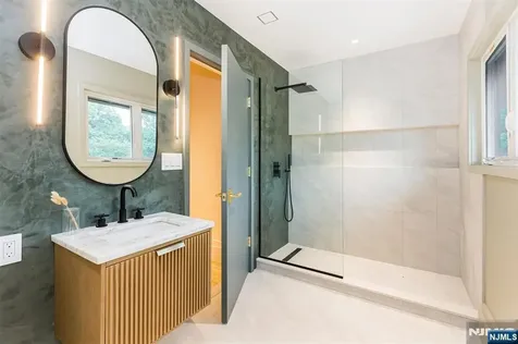2 Russell Terrace Montclair NJ 07042