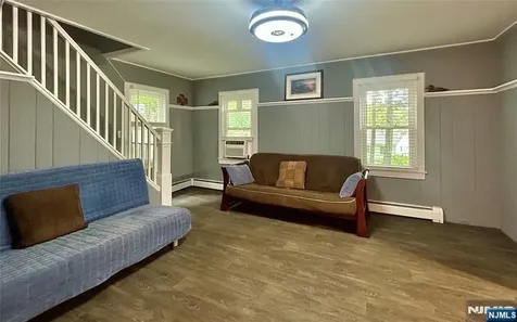 17 Highland Road Bloomingdale NJ 07403
