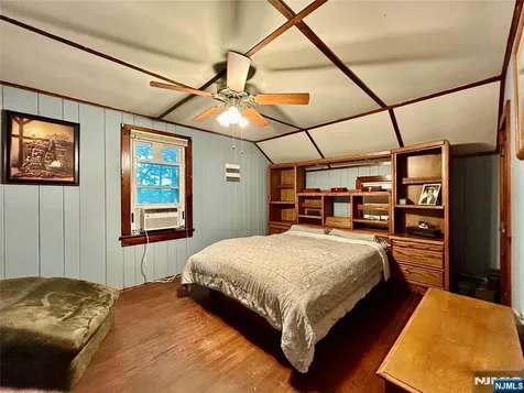 17 Highland Road Bloomingdale NJ 07403