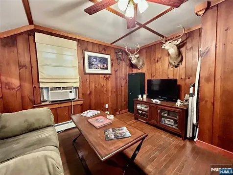 17 Highland Road Bloomingdale NJ 07403