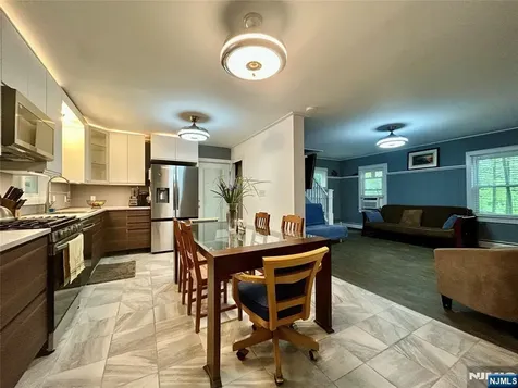 17 Highland Road Bloomingdale NJ 07403