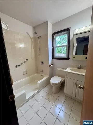 14 Berwick Way Piscataway NJ 08854
