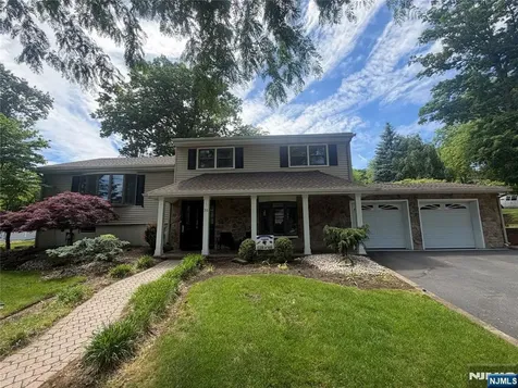 31 Clinton Lane Wayne NJ 07470