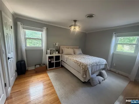 31 Clinton Lane Wayne NJ 07470