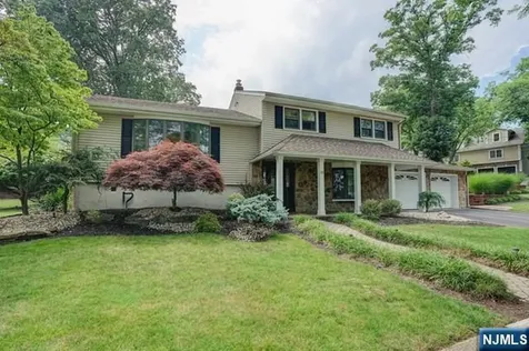 31 Clinton Lane Wayne NJ 07470