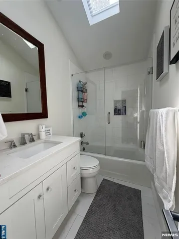 31 Clinton Lane Wayne NJ 07470