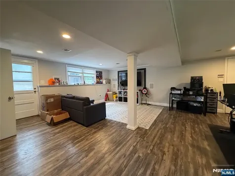 31 Clinton Lane Wayne NJ 07470
