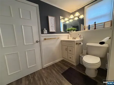 31 Clinton Lane Wayne NJ 07470