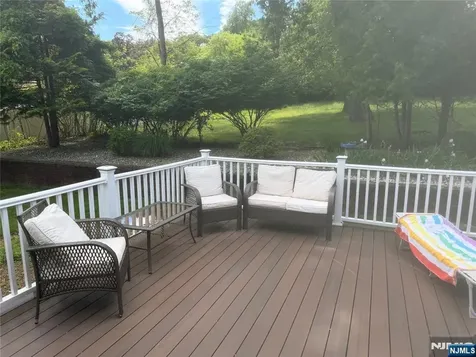 31 Clinton Lane Wayne NJ 07470