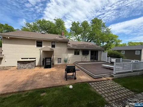 31 Clinton Lane Wayne NJ 07470