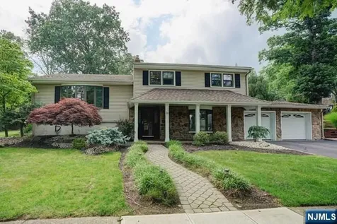 31 Clinton Lane Wayne NJ 07470