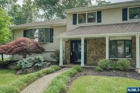 31 Clinton Lane Wayne NJ 07470