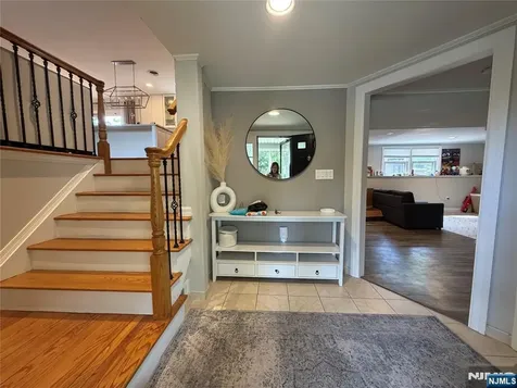 31 Clinton Lane Wayne NJ 07470