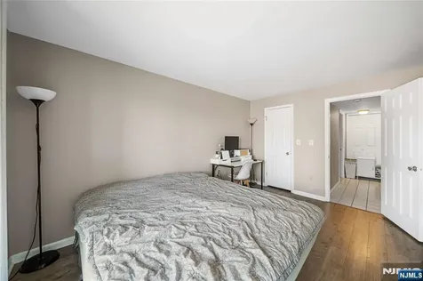 503 Hancock Court Edgewater NJ 07020