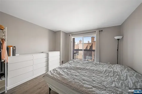 503 Hancock Court Edgewater NJ 07020