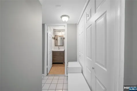 503 Hancock Court Edgewater NJ 07020