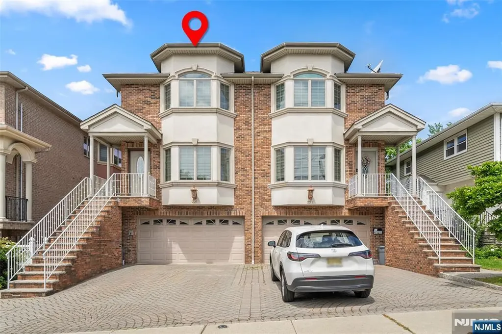 221B 4th Street Palisades Park NJ 07650