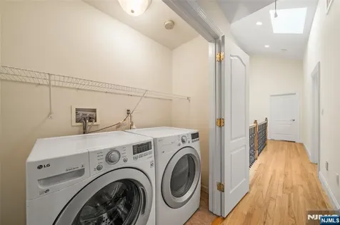 221B 4th Street Palisades Park NJ 07650