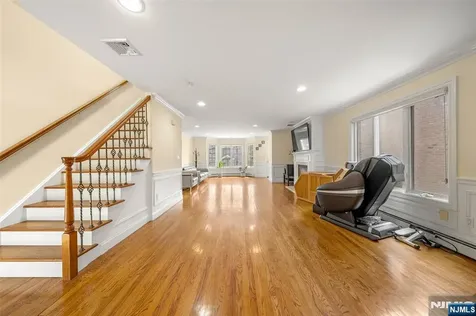 221B 4th Street Palisades Park NJ 07650