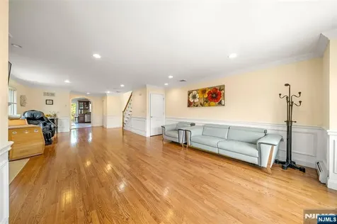 221B 4th Street Palisades Park NJ 07650