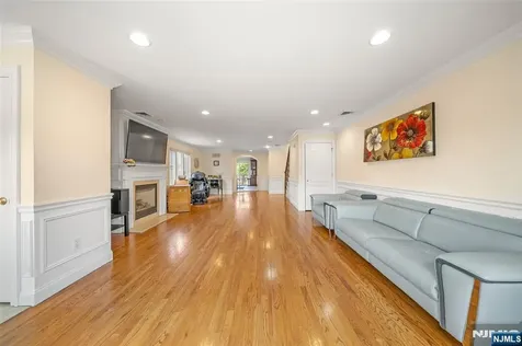 221B 4th Street Palisades Park NJ 07650