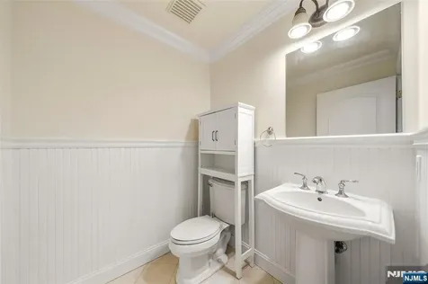 221B 4th Street Palisades Park NJ 07650